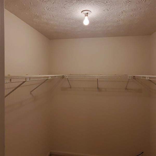 Building Photo - 2400 Newport Landing