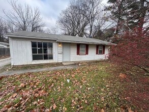 Building Photo - 1911 E Fairchild St