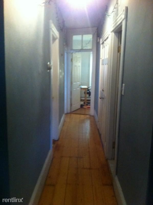 Building Photo - 60 Hillside St