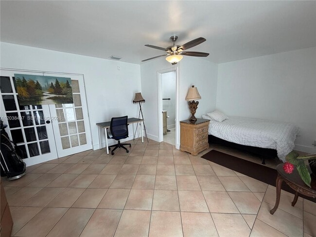 Building Photo - 5931 SW 148th Pl