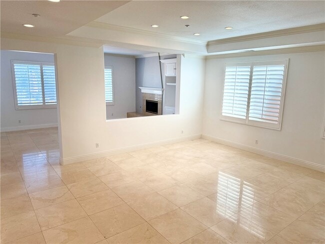 Building Photo - 9 Flintridge Ave