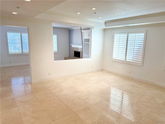 Foto del edificio - 9 Flintridge Ave