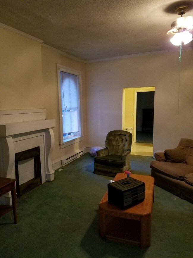 Living Room - 255 Washington St