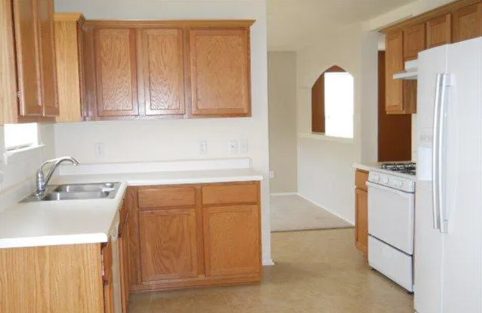 Foto del edificio - 15137 Meredith Ln