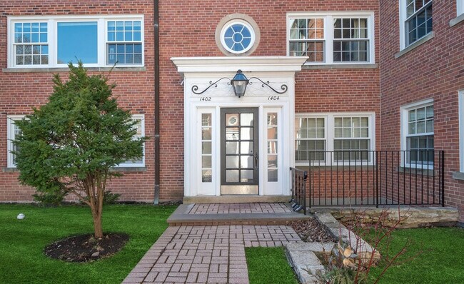 Foto del edificio - 1404 Hinman Ave