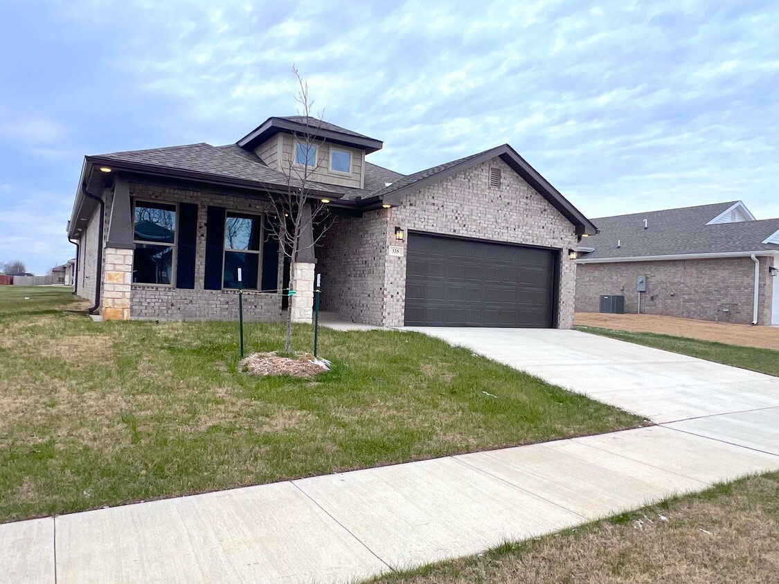 Primary Photo - *BRAND NEW Luxury 3 Bedroom Home- NEW MOVE...