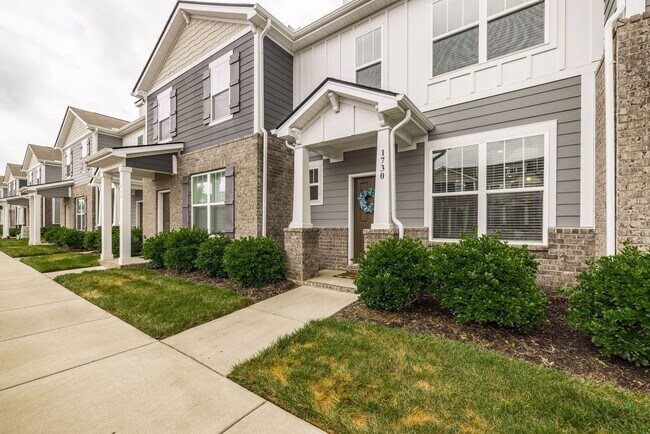 Foto del edificio - 1730 Frodo Wy