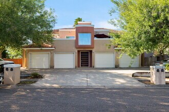 Building Photo - 1304 E Pineridge Ave