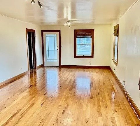 Building Photo - Charming 3-Bedroom Home with Spacious Layo...