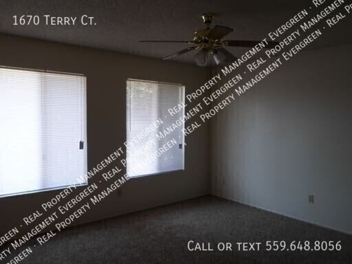 Foto del edificio - 1670 W Terry Ct
