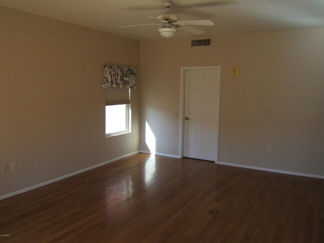 Foto del edificio - 15015 W Heritage Dr