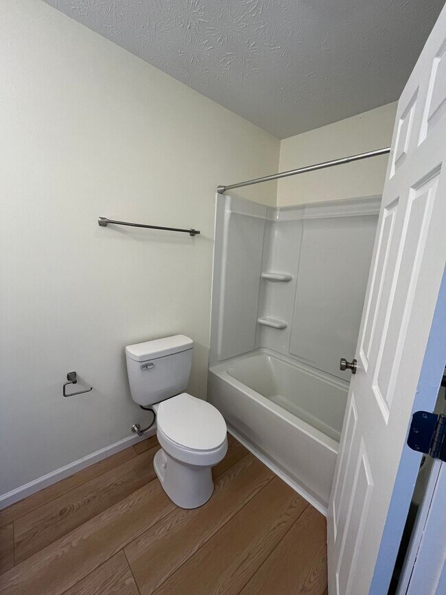 Foto del edificio - 3 bedroom, brand new!!