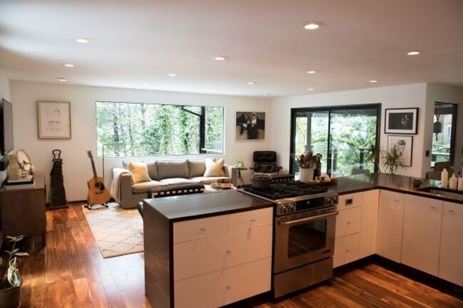 Foto del edificio - Inspiring Zen Retreat in Portland's Southw...