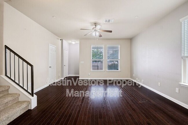 Foto del edificio - 730 Lost Pines Ln