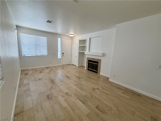 Building Photo - 10353 Sloping Hill Ave