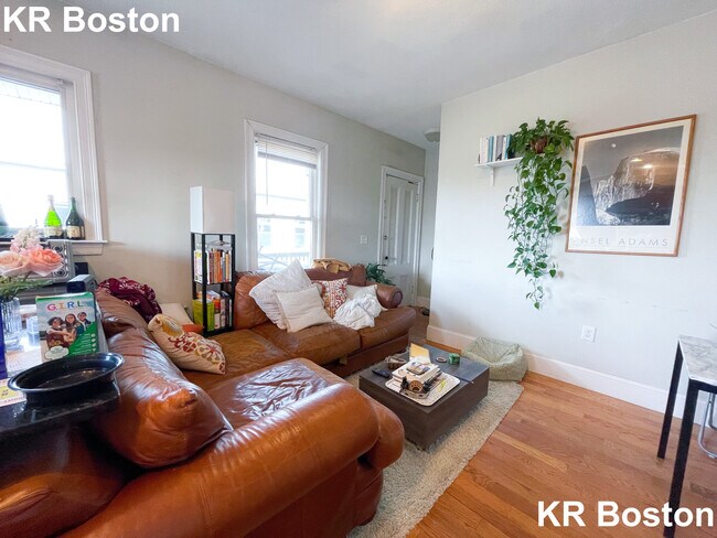 Building Photo - 1271 Cambridge St