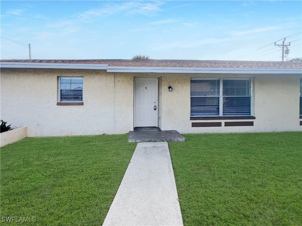 Foto principal - 328 Cape Coral Pkwy W