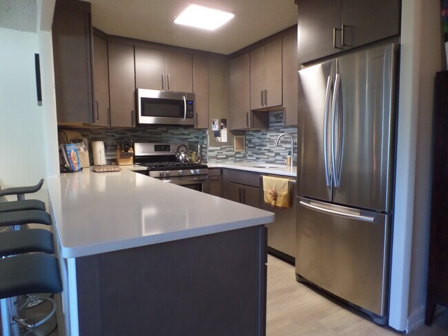 Foto del edificio - 1030 E Lancaster Ave