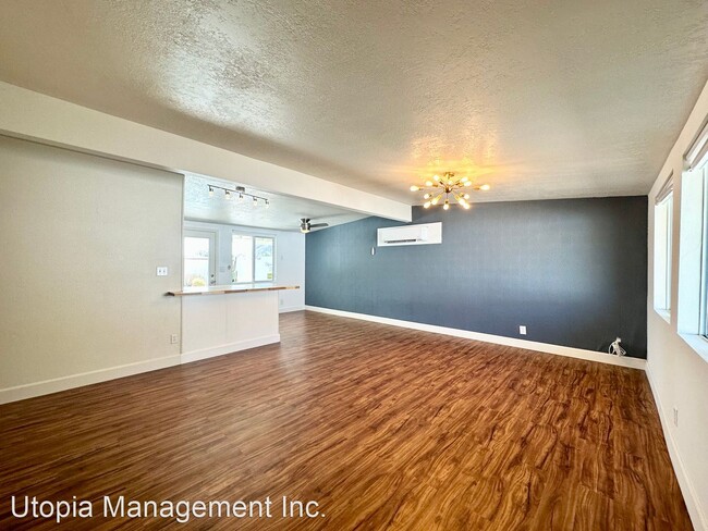 Building Photo - 3 br, 1 bath House - 15873 Cherry Cove