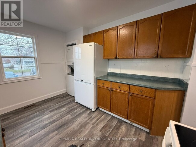 Building Photo - 76 Martindale Rd