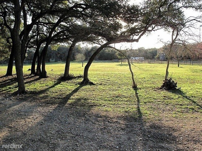 Foto del edificio - 3 br, 2 bath House - 2848 Philo Street