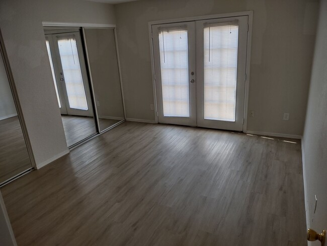 Foto del edificio - Two Bed Two Bath Single Story Town-Home in...