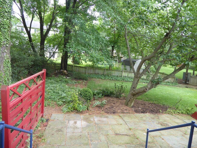 Building Photo - 8811 Higdon Dr