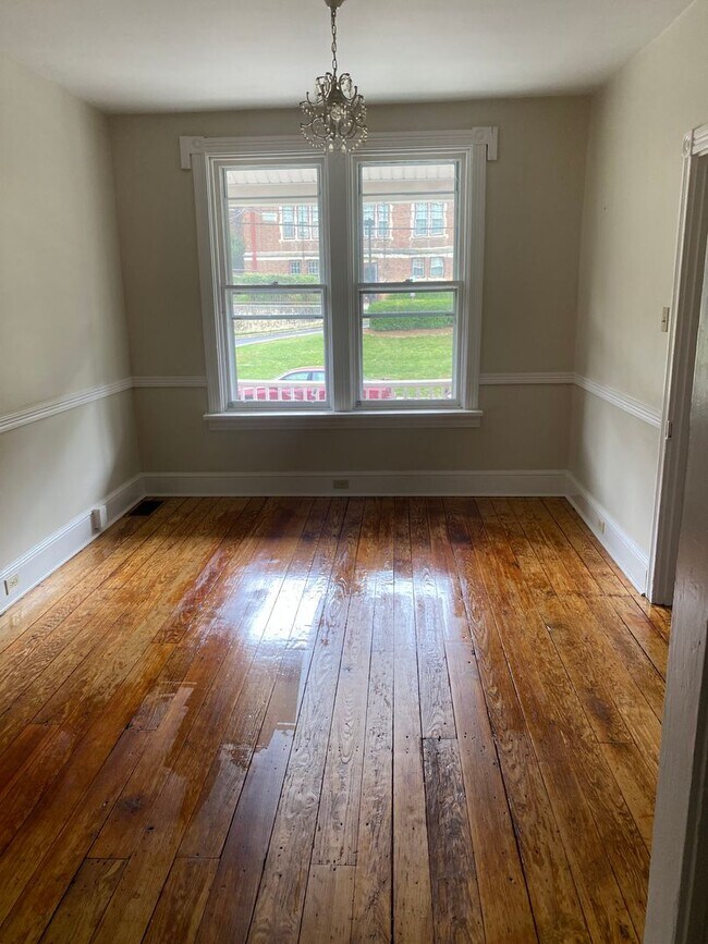 Foto del edificio - 527 N Pine St