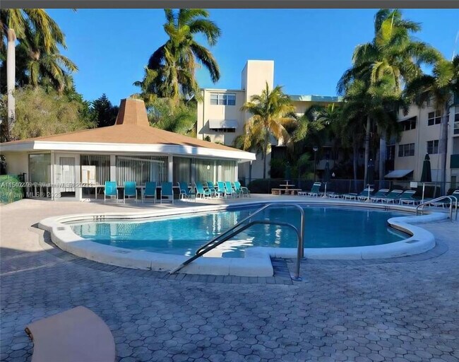 Foto del edificio - 1333 E Hallandale Beach Blvd