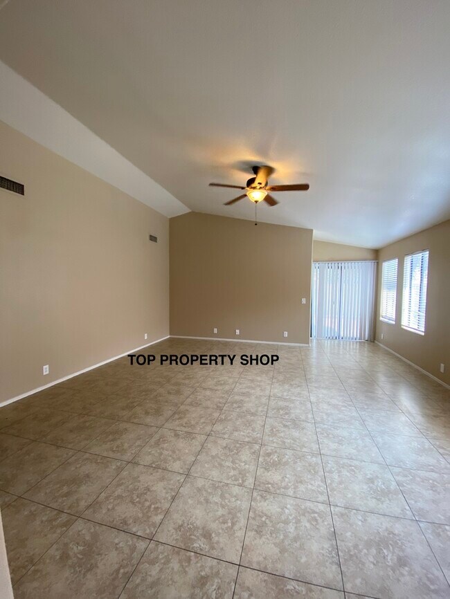 Foto del edificio - 3 BED 2 BATH IN AHWATUKEE!