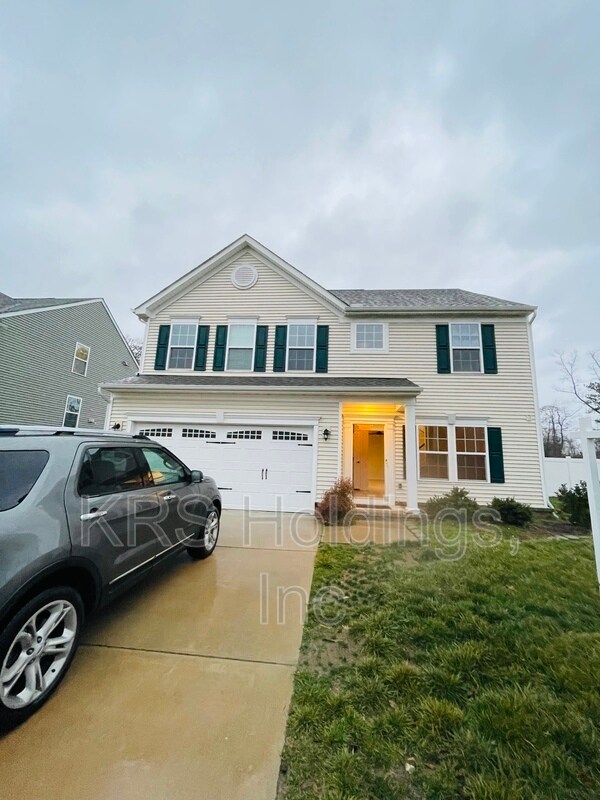 Building Photo - 612 Combs Ln