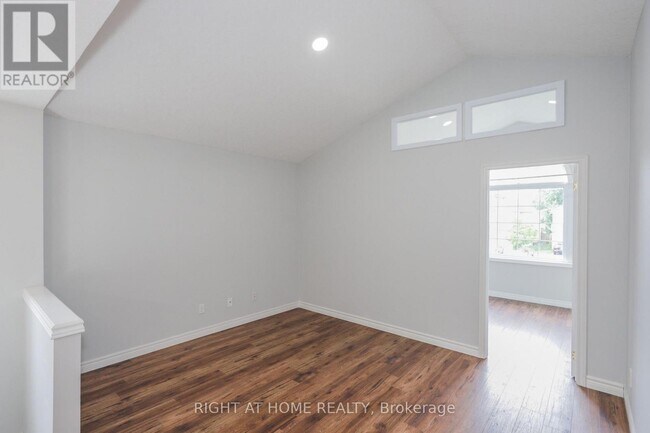 Building Photo - 756 Hedgerow Pl
