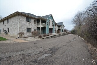 Building Photo - 1872 Deerhaven Ln NE