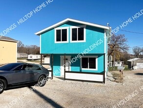 Building Photo - 2 Oak Hill Rd