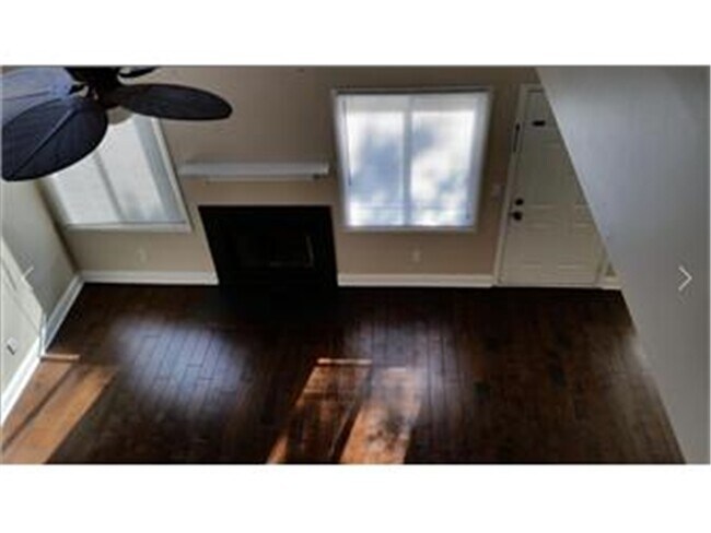 Building Photo - 306 Mary Ann Ct