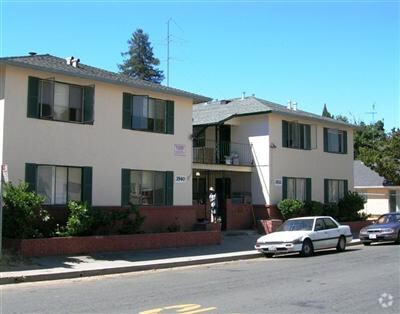 Building Photo - 3532 Y St