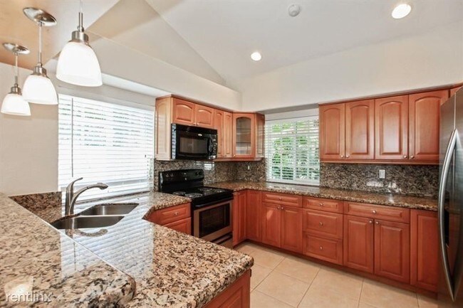 Building Photo - 4 br, 3 bath House - 1022 San Luis Rey