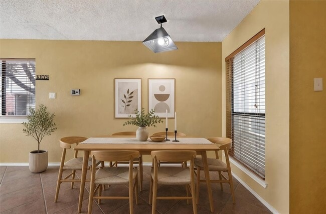 Building Photo - 3109 Sondra Dr
