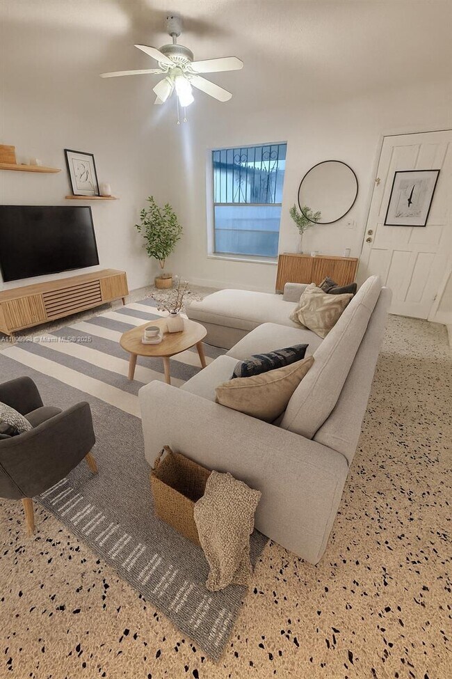 Foto del edificio - 1143 NW 32nd Ave