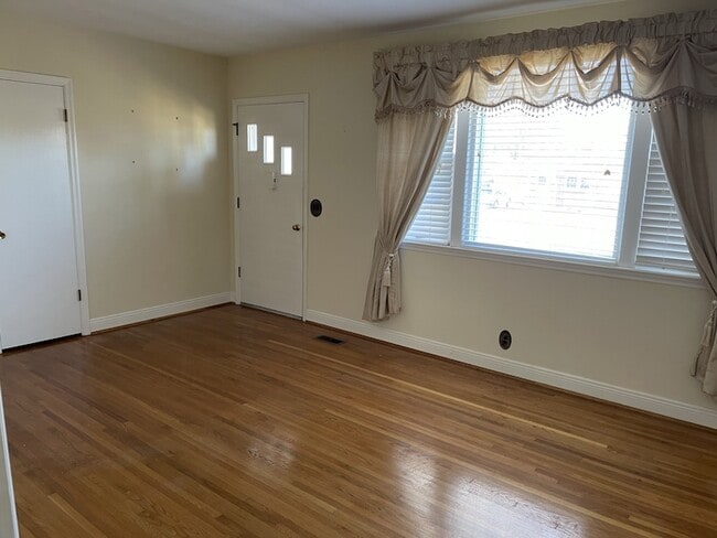 Building Photo - 530 Achievement Dr