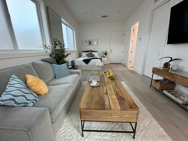 Foto del edificio - 4067 Michael Ave