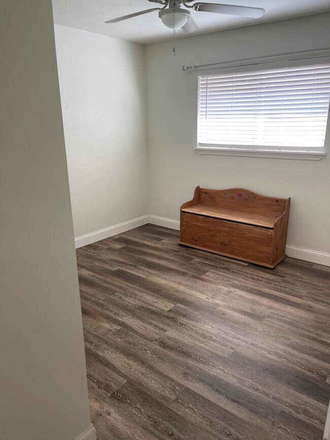 Foto del edificio - 1202 E Princeton Ln