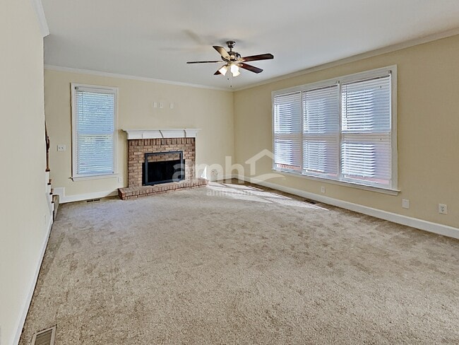 Building Photo - 404 Jessica Ln