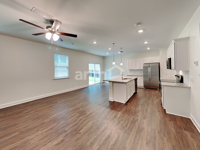 Foto del edificio - 1056 Highland Walk