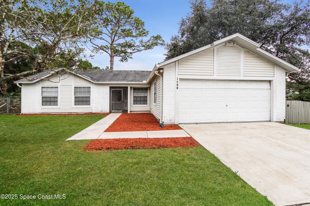 Foto principal - 1298 Wing Rd SW