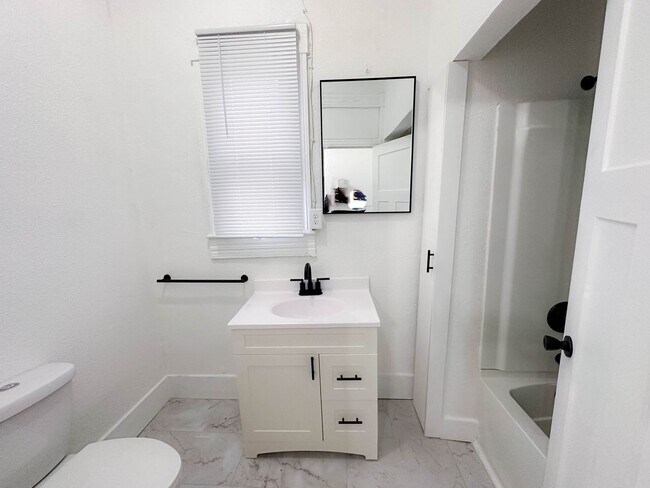 Foto del edificio - 1416/1418 N 2nd Duplex