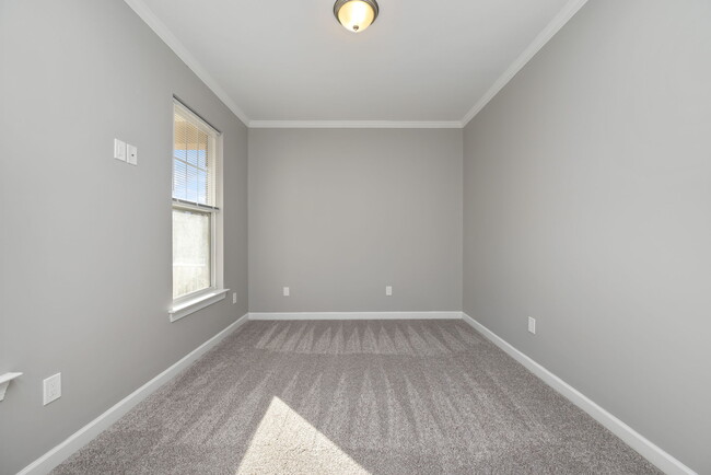 Building Photo - 748 Washington Ave