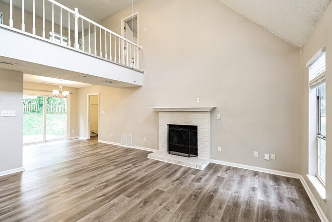 Building Photo - 9000 Oren Thompson Rd