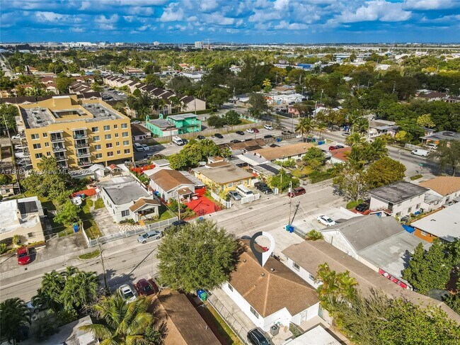 Foto del edificio - 2701 NW 24th Ct