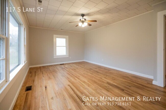 Foto del edificio - 117 S Lane St